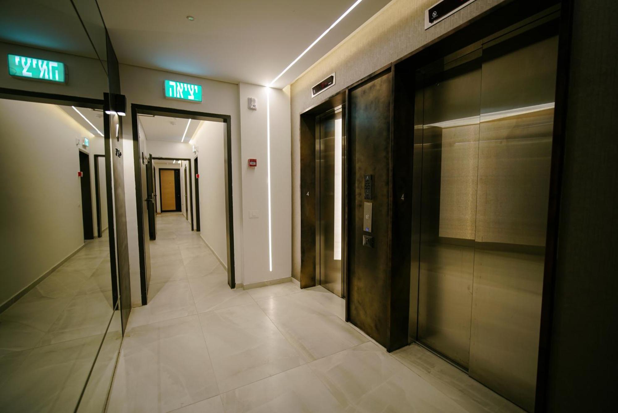 Herzl Luxury Hotel By Nimizz เทลอาวีฟ ภายนอก รูปภาพ